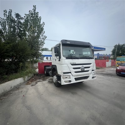 HOWO 371 4*2 Traktor